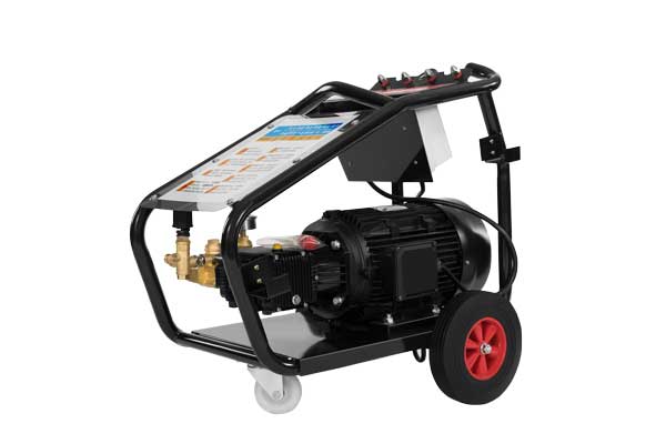 揚子高壓清洗車，清理小廣告